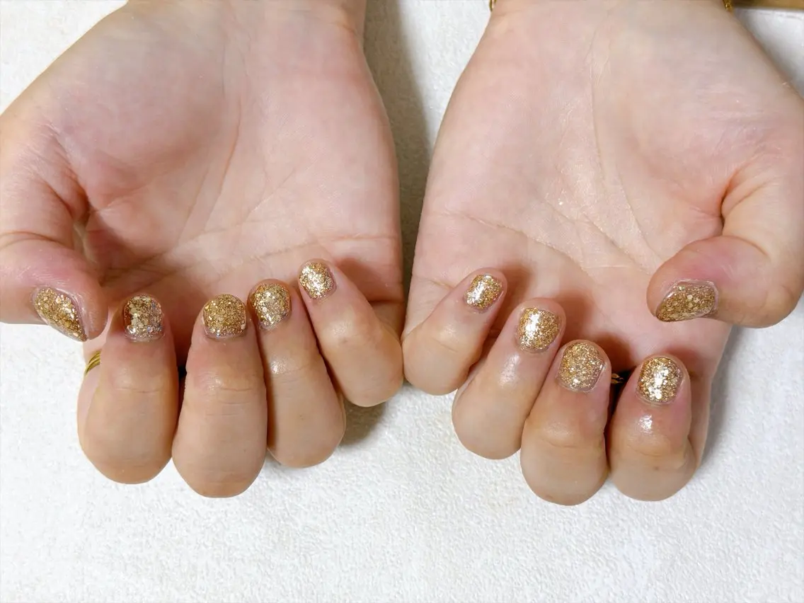 ネイル オーロラネイル フットネイル フレンチネイル ジェルネイル キラキラネイル ハンドネイル mogunail &blowのネイルデザイン