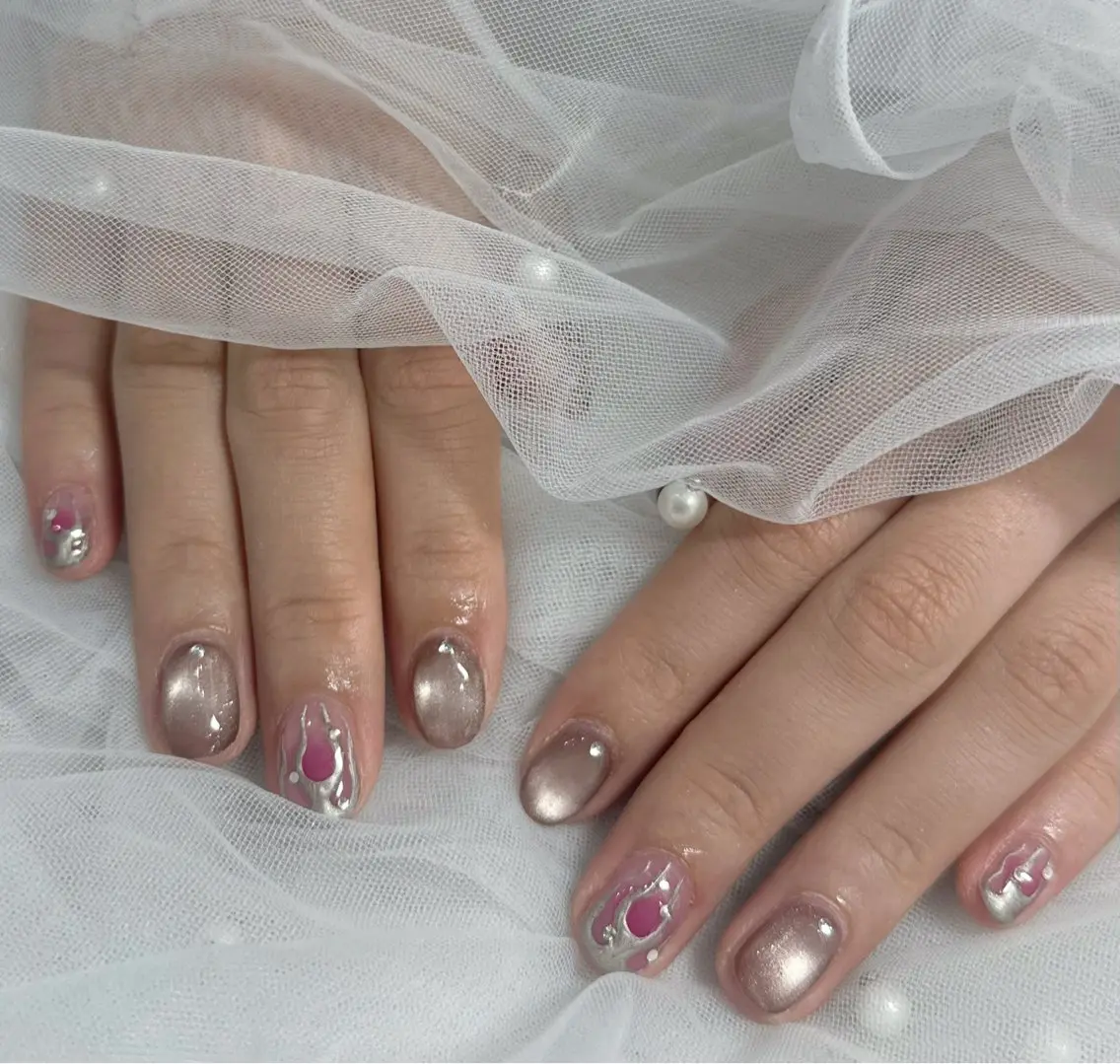 ネイル ハンドネイル フットネイル LAVISH nanamiのネイルデザイン