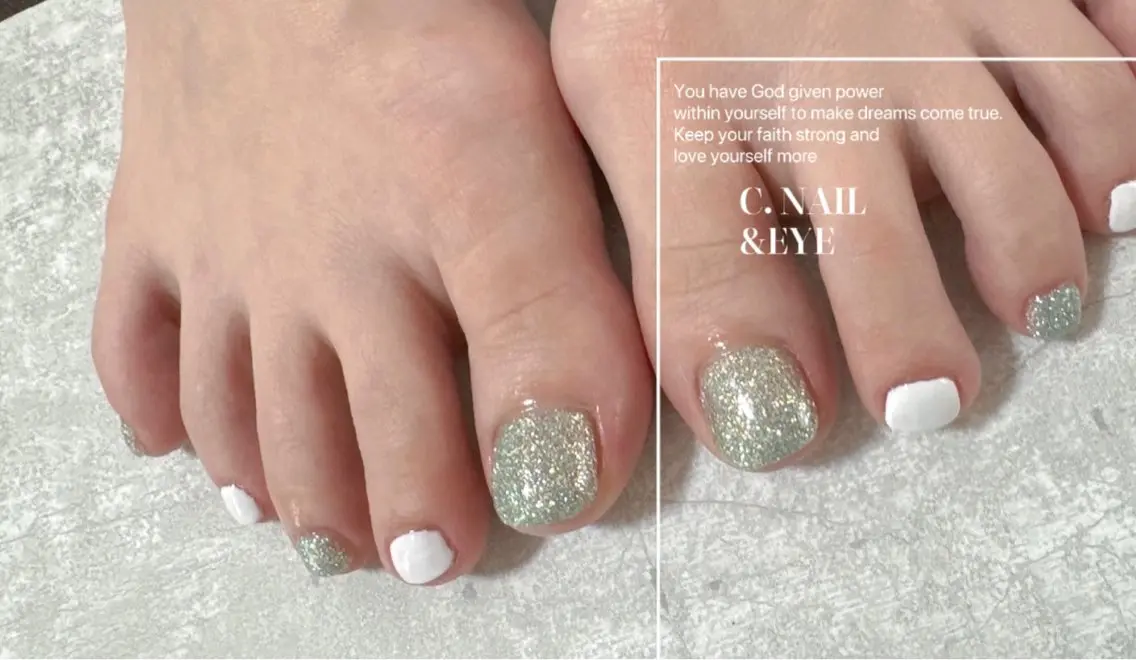 ネイル フラッシュネイル フットネイル 氷ネイル・うるうるネイル マグネットネイル ミラーネイル フットネイル C.Nail &Eyeのネイルデザイン