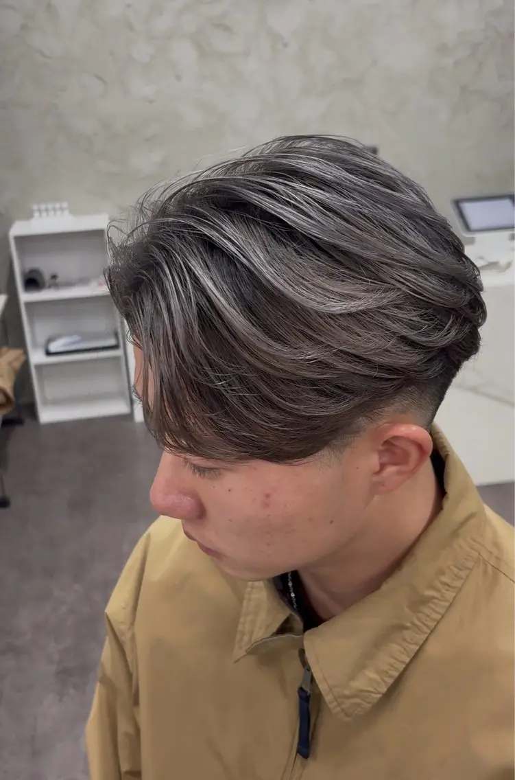 ショート カラー メンズ メンズバレイヤージュ バレイヤージュ レイヤーカット 高久 翔大のヘアスタイル