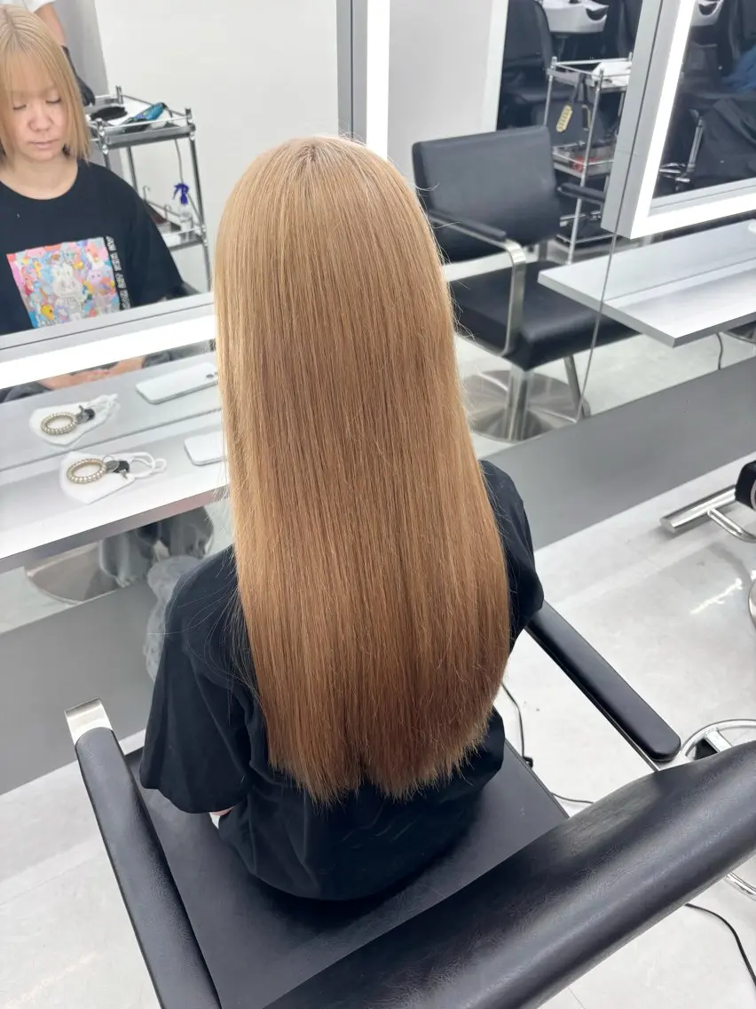 ロング カラー ベージュカラー ヘアカラー TACE AYANOのヘアスタイル