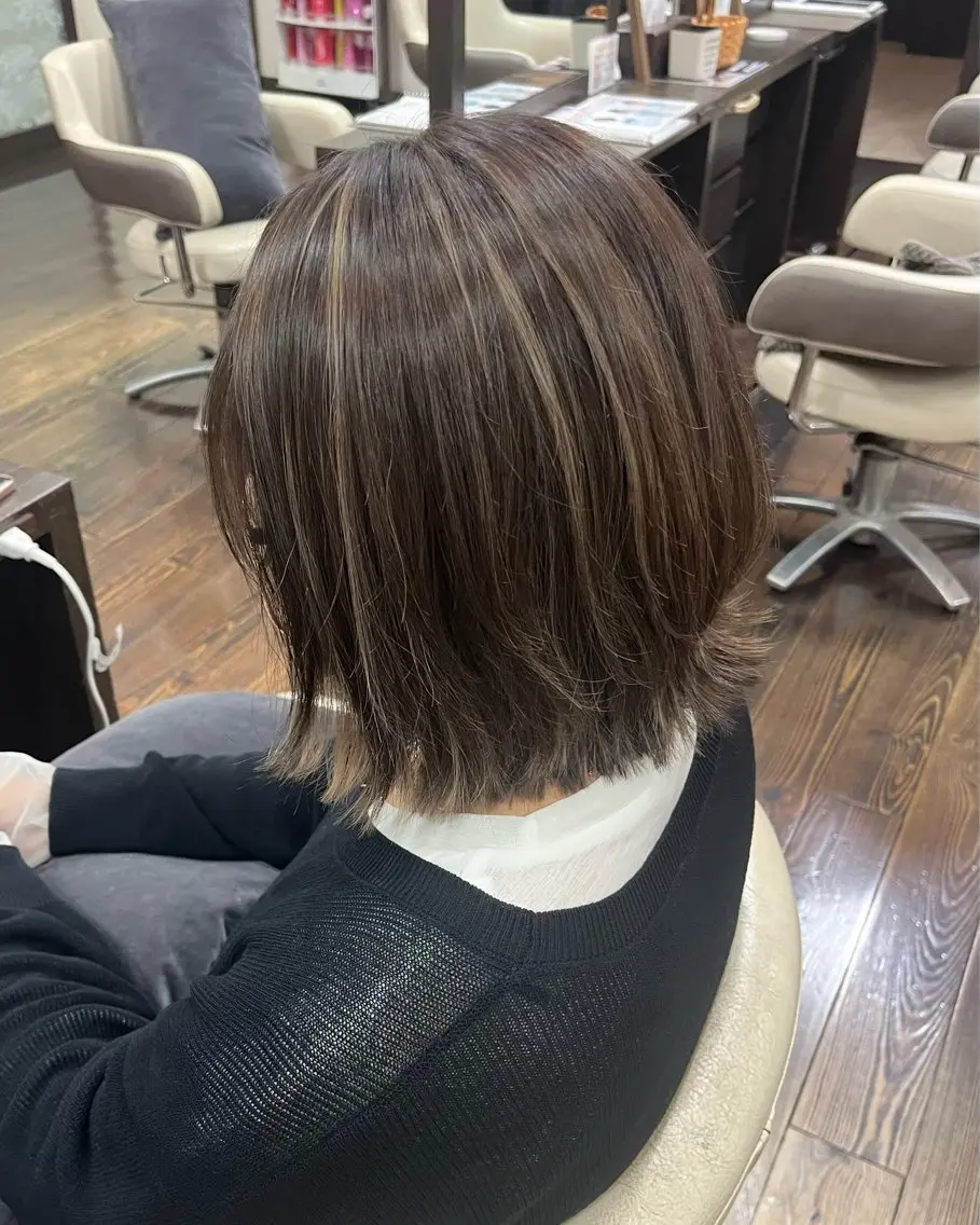 ミディアム カラー ハイライトカラー ハイライト ヘアカラー 本多結香/レイヤー /ハイライトカラーのヘアスタイル