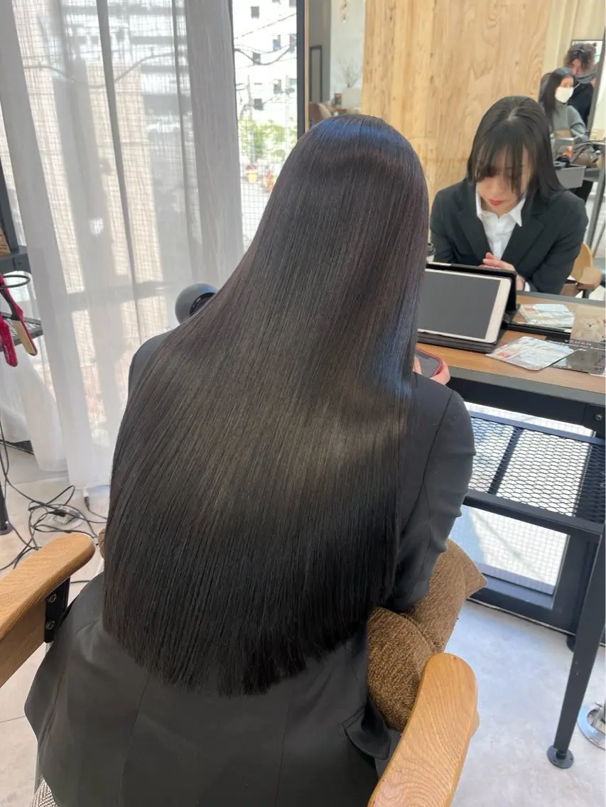 ロング 堀江 真維のヘアスタイル
