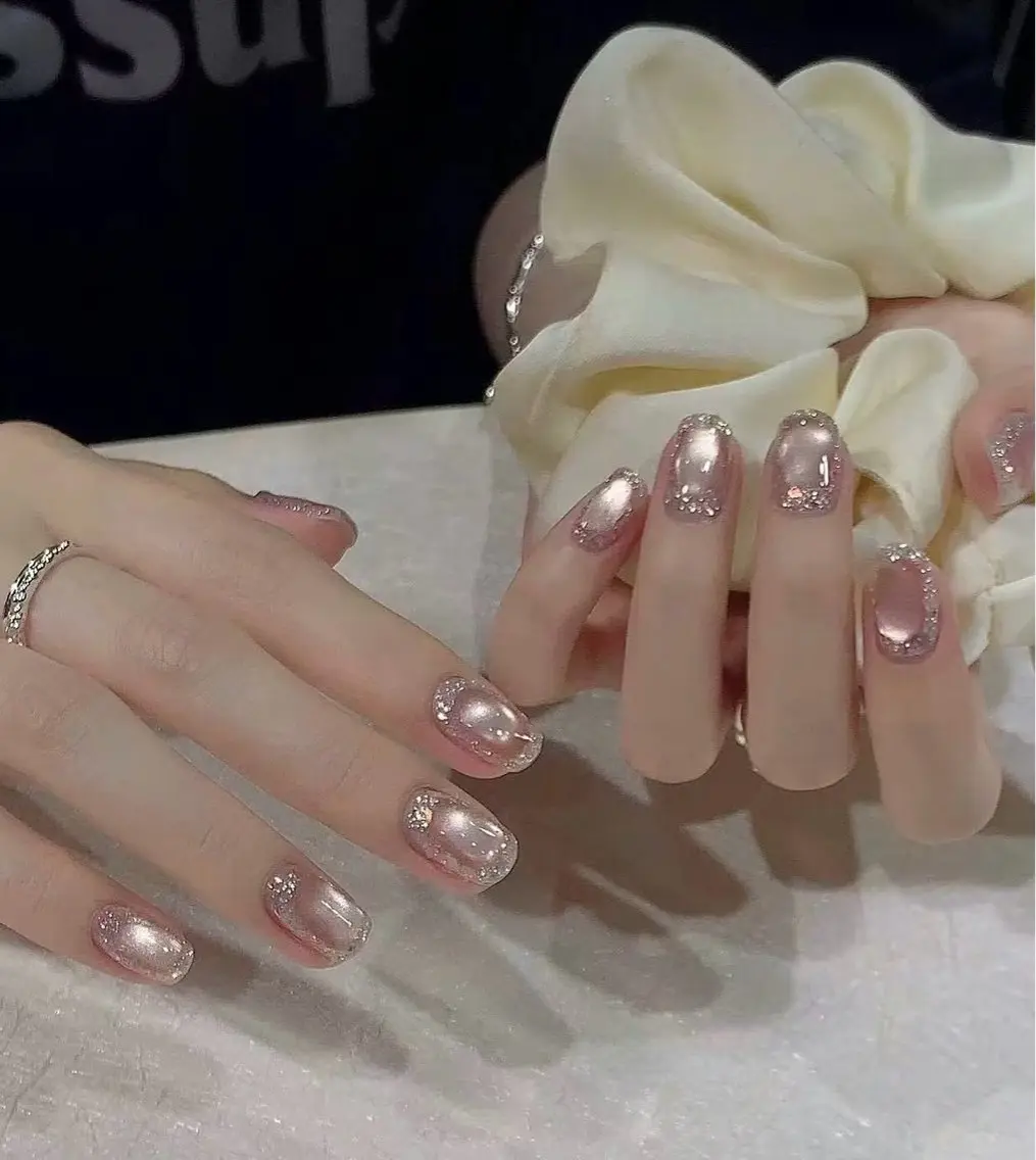 ネイル フレンチネイル ラメ(グリッター) ラメグラデーション マグネットネイル 持ち込み Unicorn Nail原宿表参道のネイルデザイン