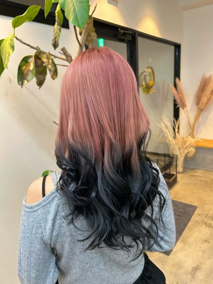 ロング カラー カット ヘアカラー トリートメント KOTOMI .のヘアスタイル