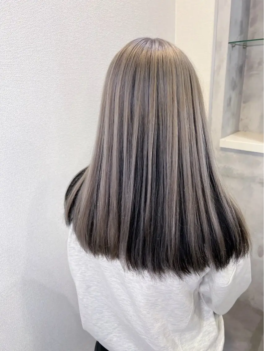 セミロング カラー カット ヘアカラー トリートメント RAISE by_WHITEのヘアスタイル