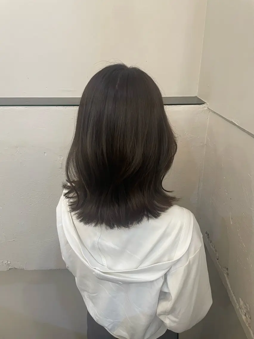 ミディアム カラー Neolive 千尋のヘアスタイル
