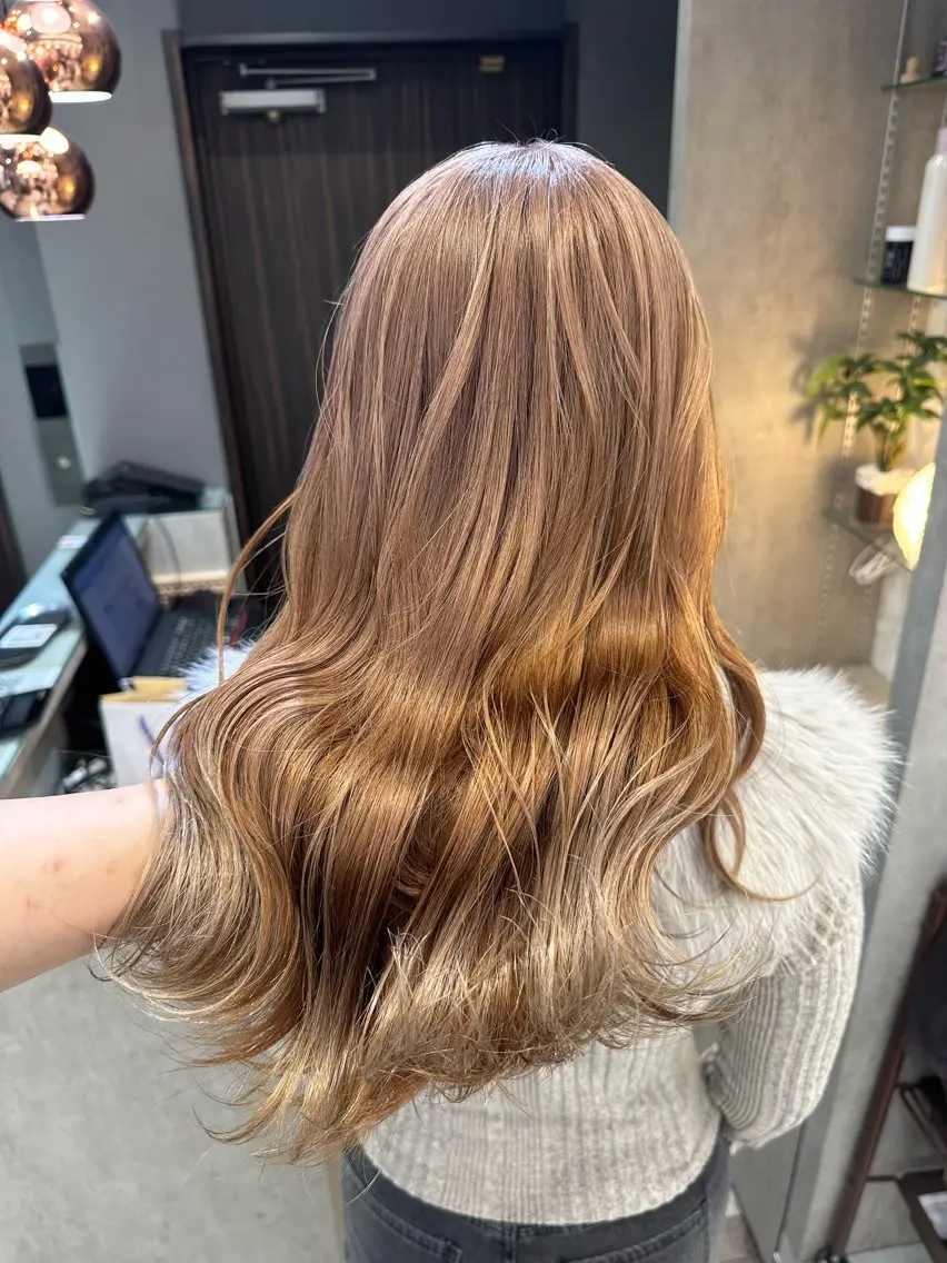 セミロング カラー ヘアカラー トリートメント AYAKASA 暖色カラー/レイヤーのヘアスタイル
