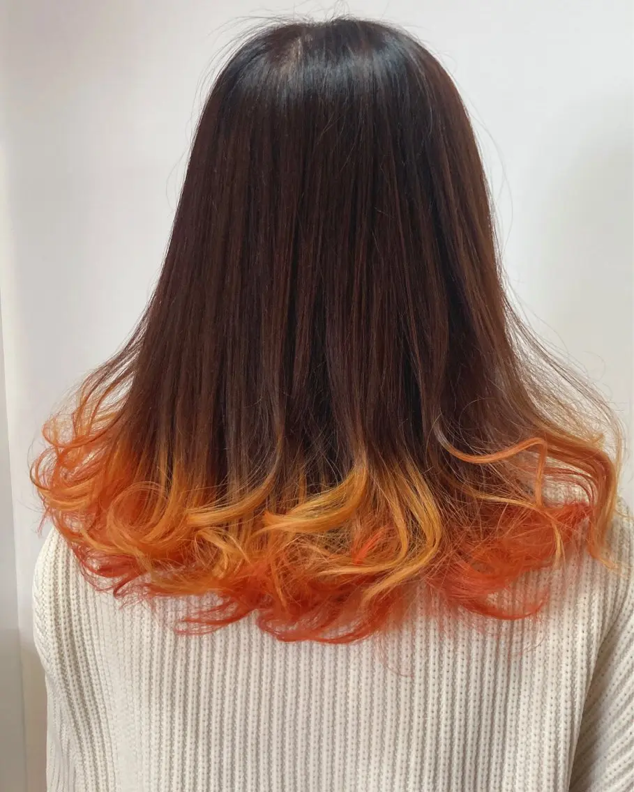 セミロング カラー グラデーションカラー オレンジ イエローカラー 山本 将史のヘアスタイル