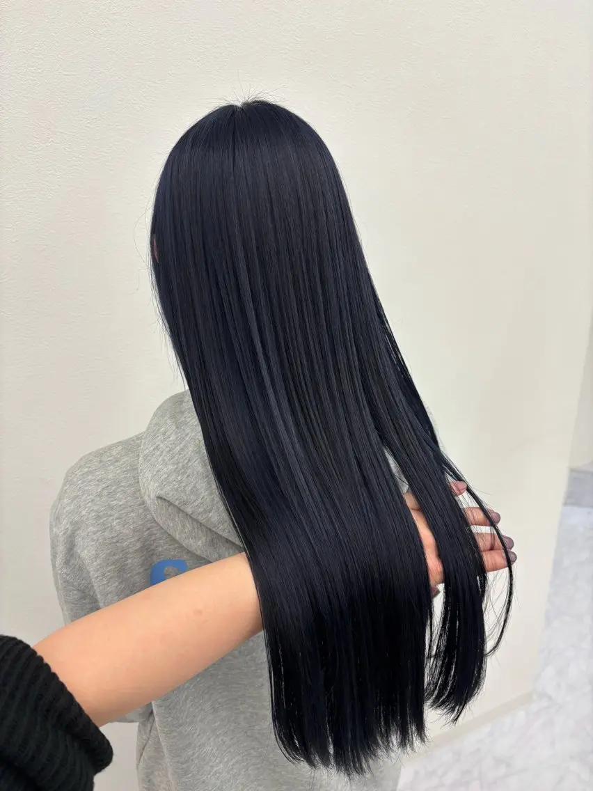 ロング カラー ブリーチ ブルーカラー 透明感カラー Ayano‪‪🎀似 合わせ×透明感🎀のヘアスタイル
