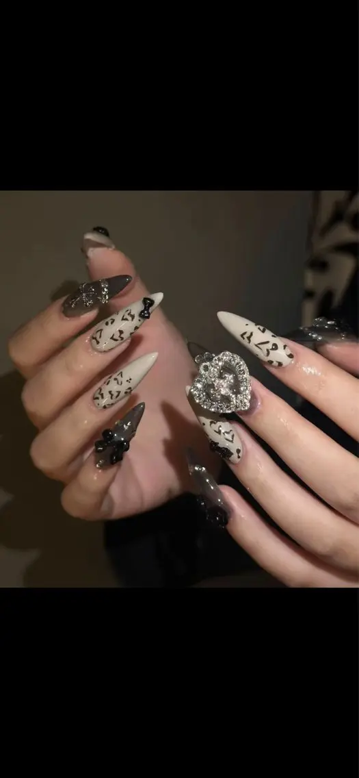 ネイル オーロラネイル チークネイル 長さ出し フットネイル フレンチネイル ハンドネイル Lee Nails チップ長さだし専門店のネイルデザイン