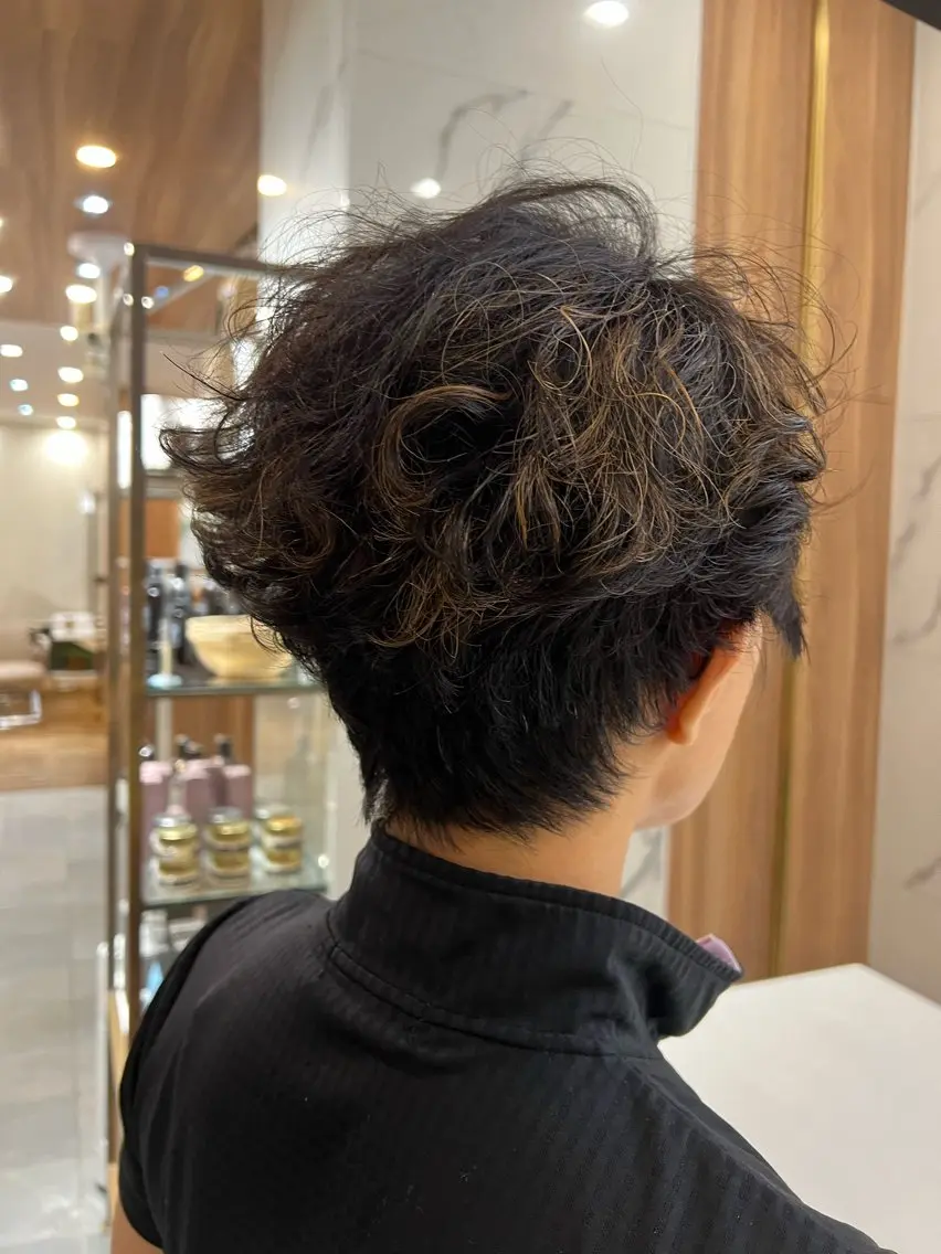 ショート 村中 逸紀のヘアスタイル
