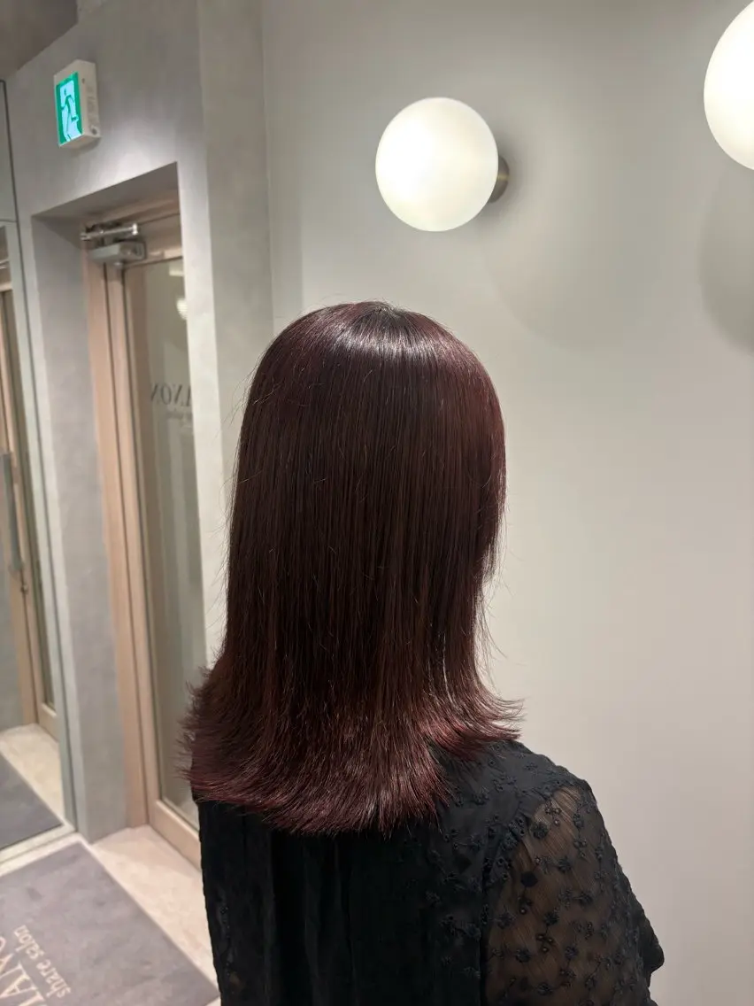 ミディアム 外ハネヘア カット 🪐 ayameのヘアスタイル