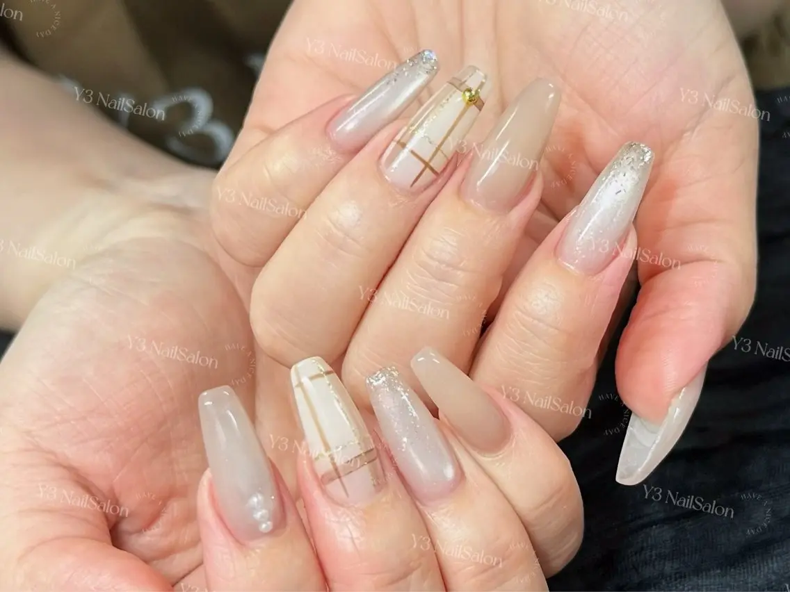 ネイル ゴールド ラメ(グリッター) オフィスネイル ハンドネイル Y3 NailSalonのネイルデザイン