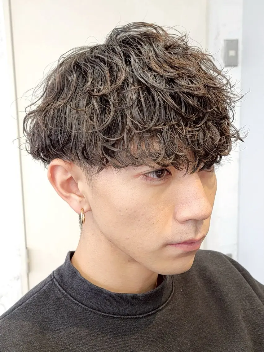 ショート パーマ メンズ メンズパーマ 波巻きパーマ スパイラルパーマ カット パーマ トリートメント fifth_Oita 安藤海哉のヘアスタイル