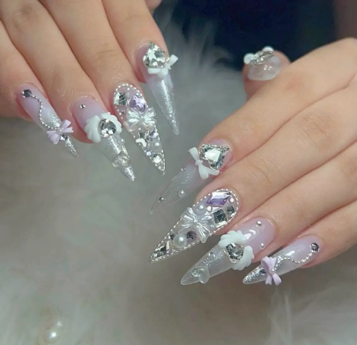 ネイル アートネイル ボルドー フレンチネイル ジェルネイル 氷ネイル・うるうるネイル ハンドネイル Julie Nail Hinのネイルデザイン
