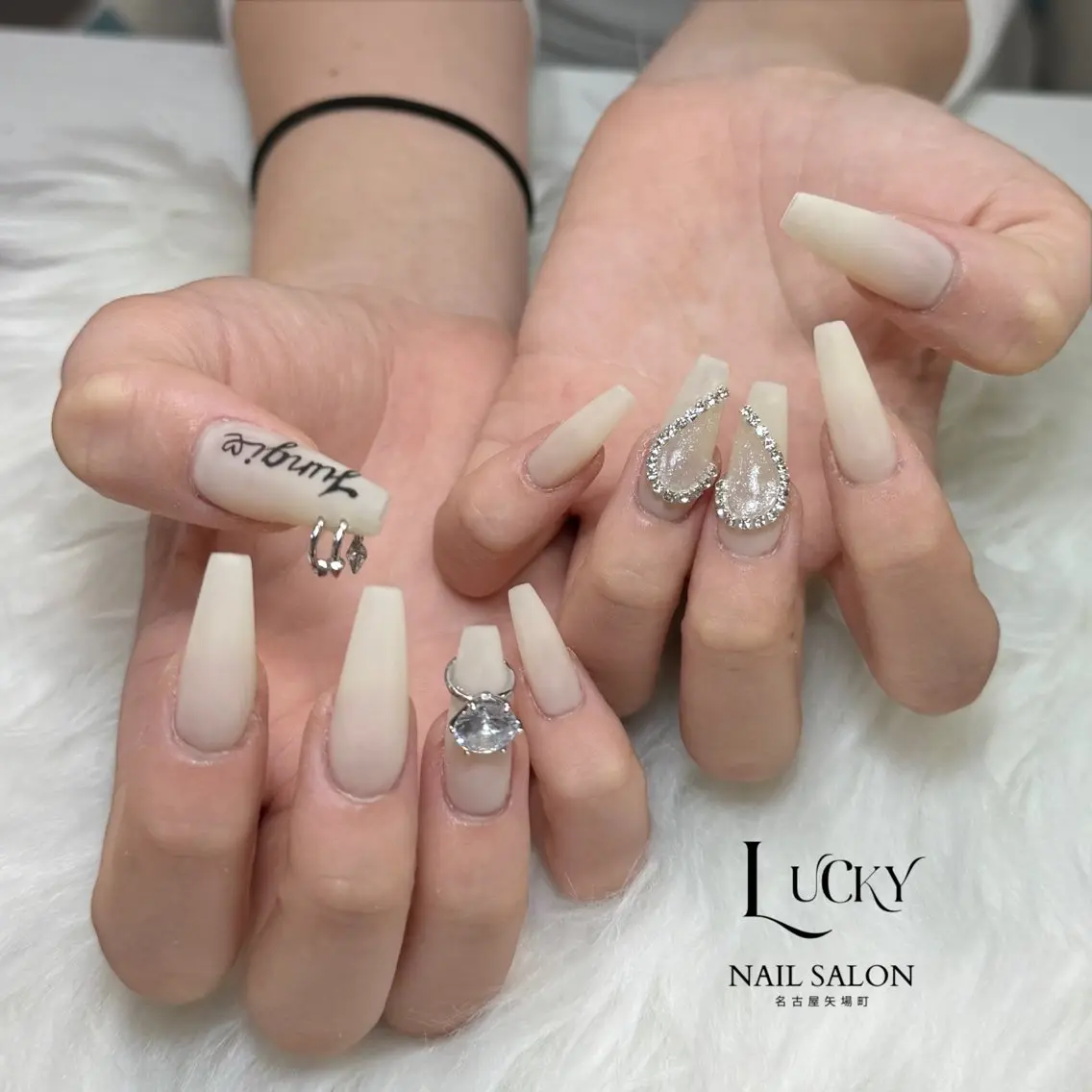 ハンドネイル Lucky Nail Salonのネイルデザイン