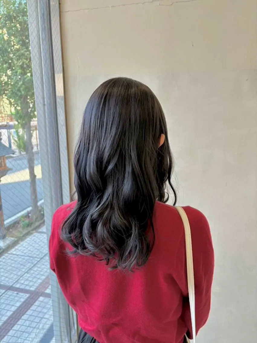カラー ダークグレー ダークグレージュ グレージュ 中村 碧のヘアスタイル