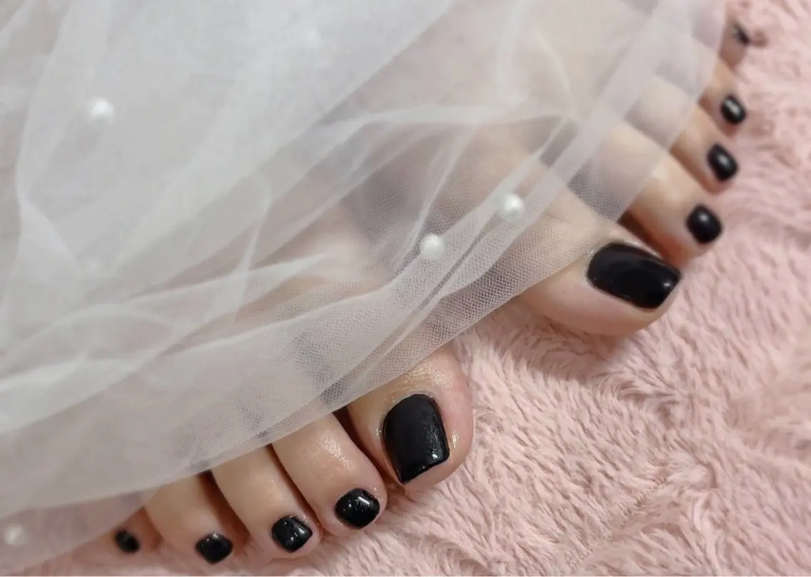 Foot 👣 ジェルネイル 🩷 ワンカラー　　　　< オフあり>  🛁フットバス、甘皮ケア付✨の写真