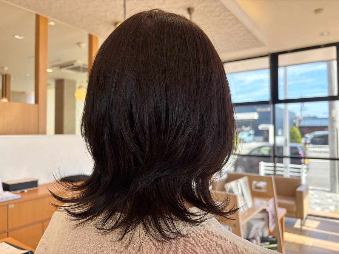 ミディアム カラー グレージュ かわにし ゆきのヘアスタイル