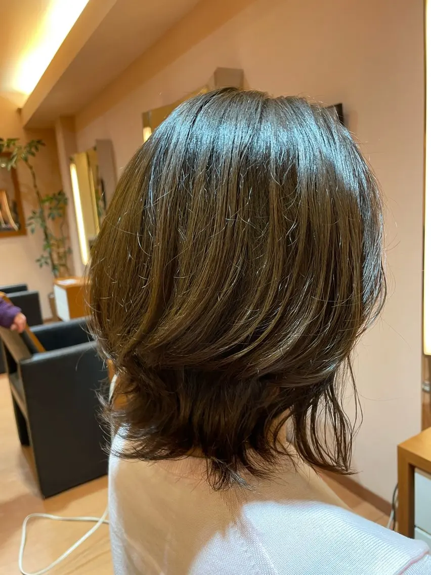 ミディアム カラー オリーブカラー くびれヘア レイヤーカット カット ヘアカラー mod's hair 未来(みく)のヘアスタイル