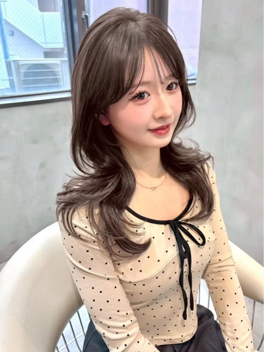 セミロング ヘアカラー 大宮透明感トレンド ヘア🫧セナ🤍のヘアスタイル
