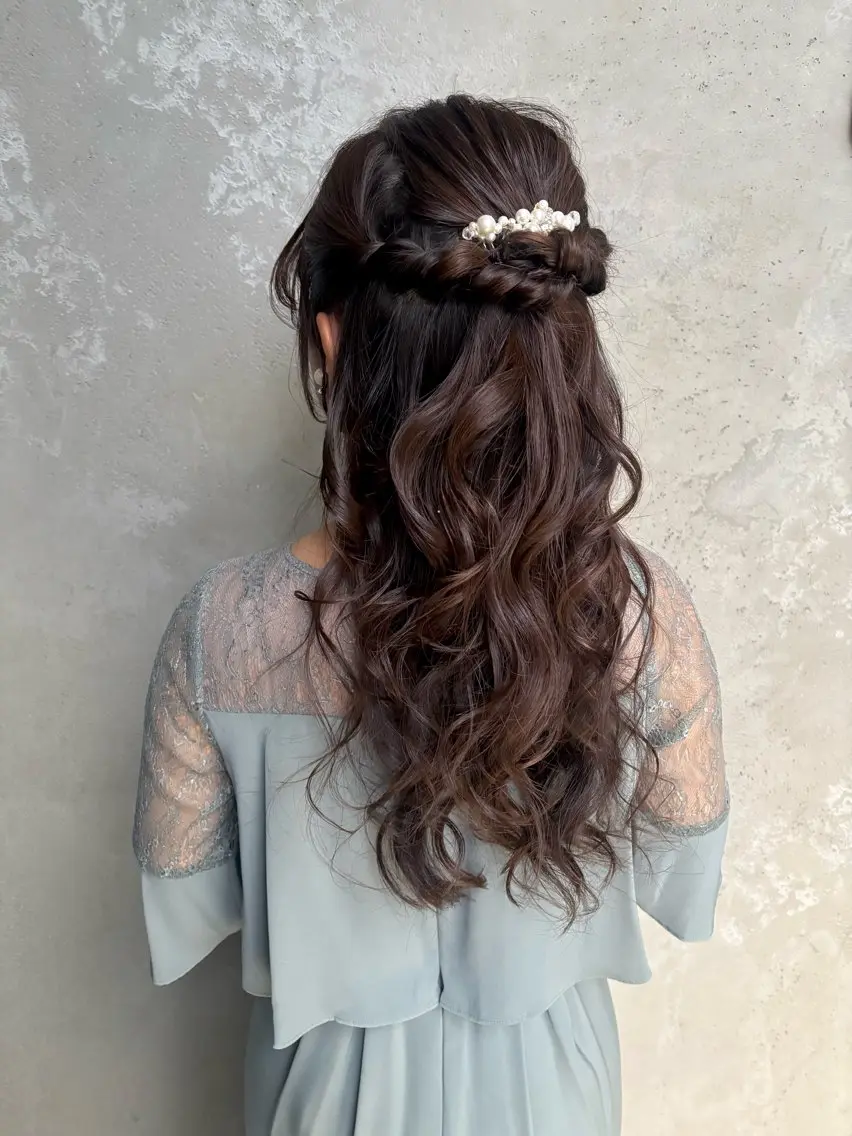 ヘアアレンジ ハーフアップ ヘアセット kotona 🤍miuraのヘアスタイル