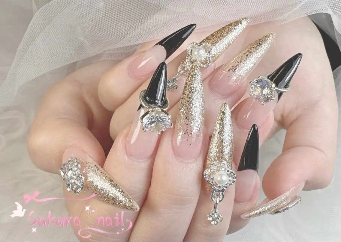 ネイル オーロラネイル クリアネイル フレンチネイル ジェルネイル ガーリー ハンドネイル Sakura Nail Salonのネイルデザイン