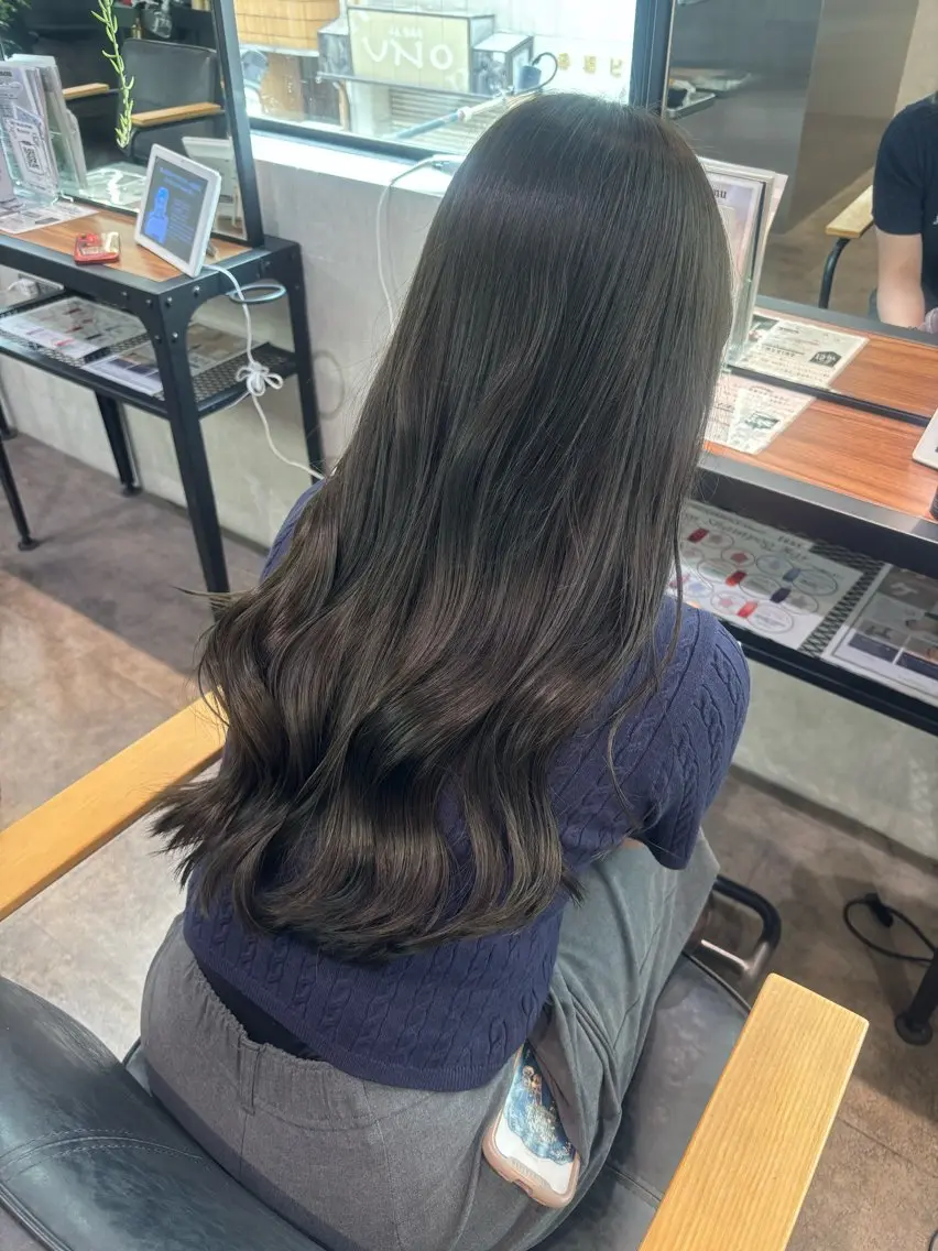 ロング カラー ヘアアレンジ 切りっぱなしボブ ブリーチ ダブルカラー イヤリングカラー ハイライトカラー iona/ハイトーン /ネイルのネイルデザイン
