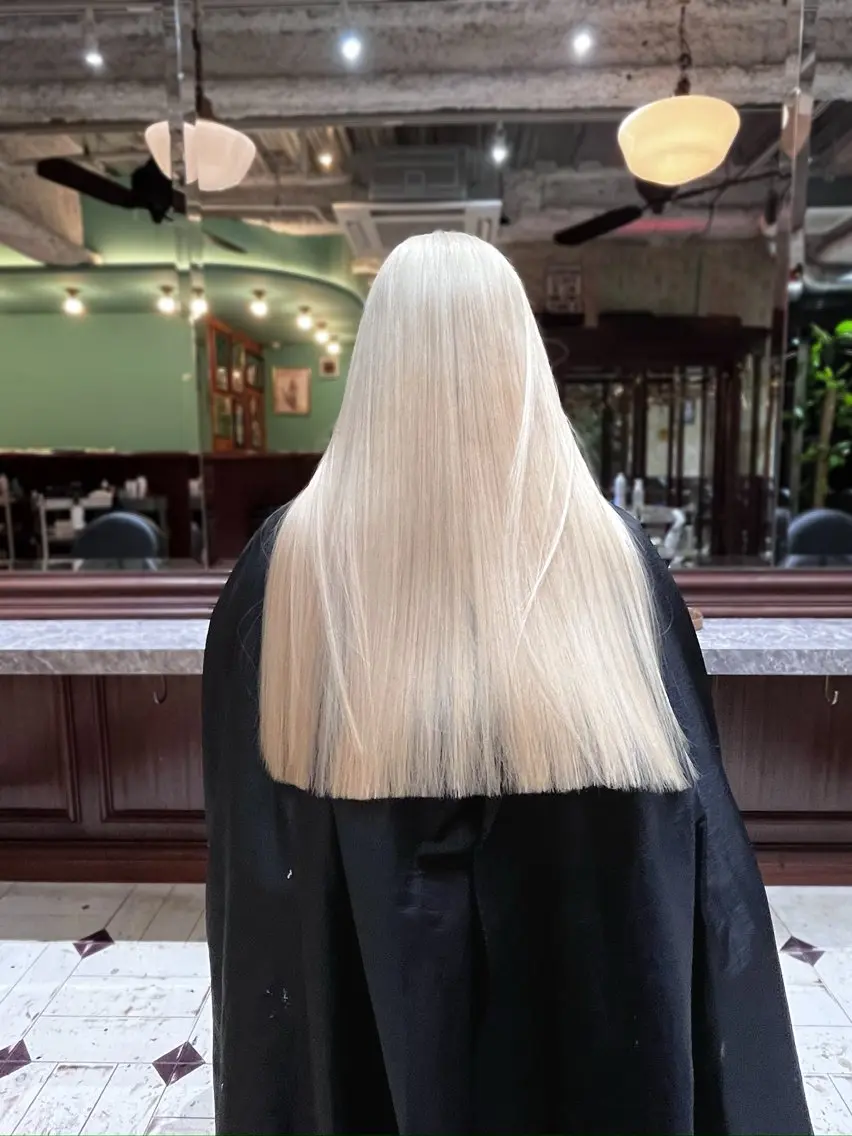 ロング カラー ブリーチ ケアブリーチ ハイトーンカラー TOTA 唯一無二カラーのヘアスタイル