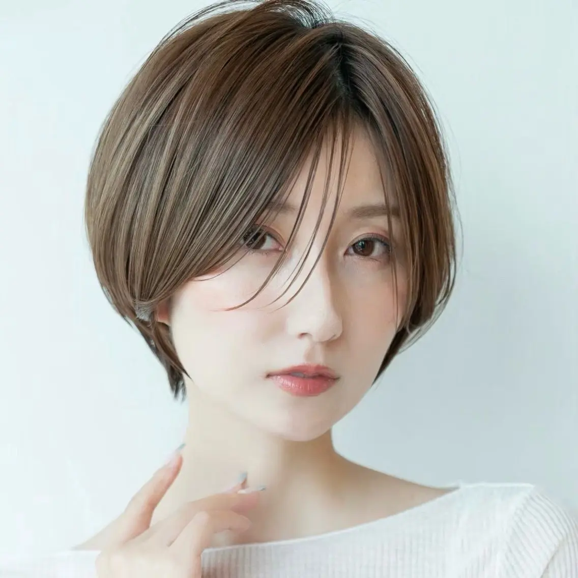 ショート カラー 切りっぱなしボブ ショートボブ ボブレイヤー ショートレイヤー ハイトーンカラー カット ヘアカラー トリートメント 田中航平/渋谷ボブ/ レイヤーボブのヘアスタイル
