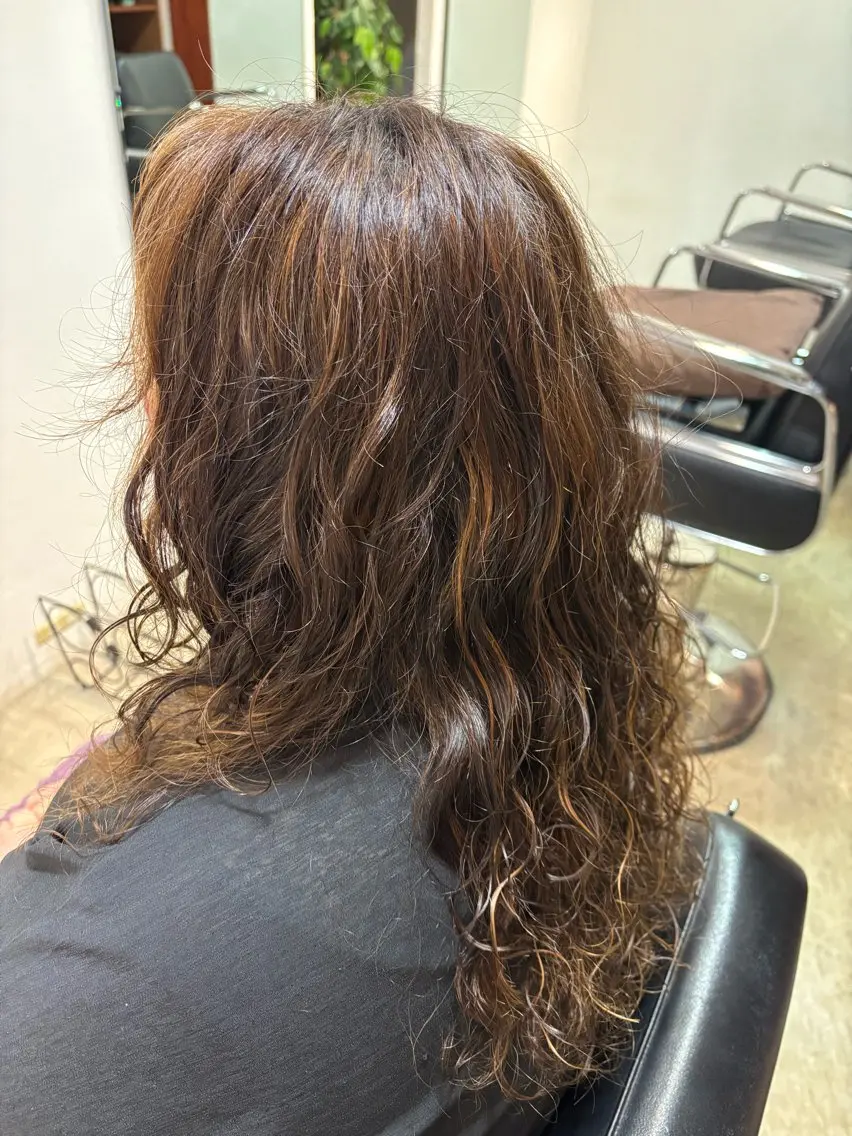 ロング パーマ イナイ ハルカのヘアスタイル