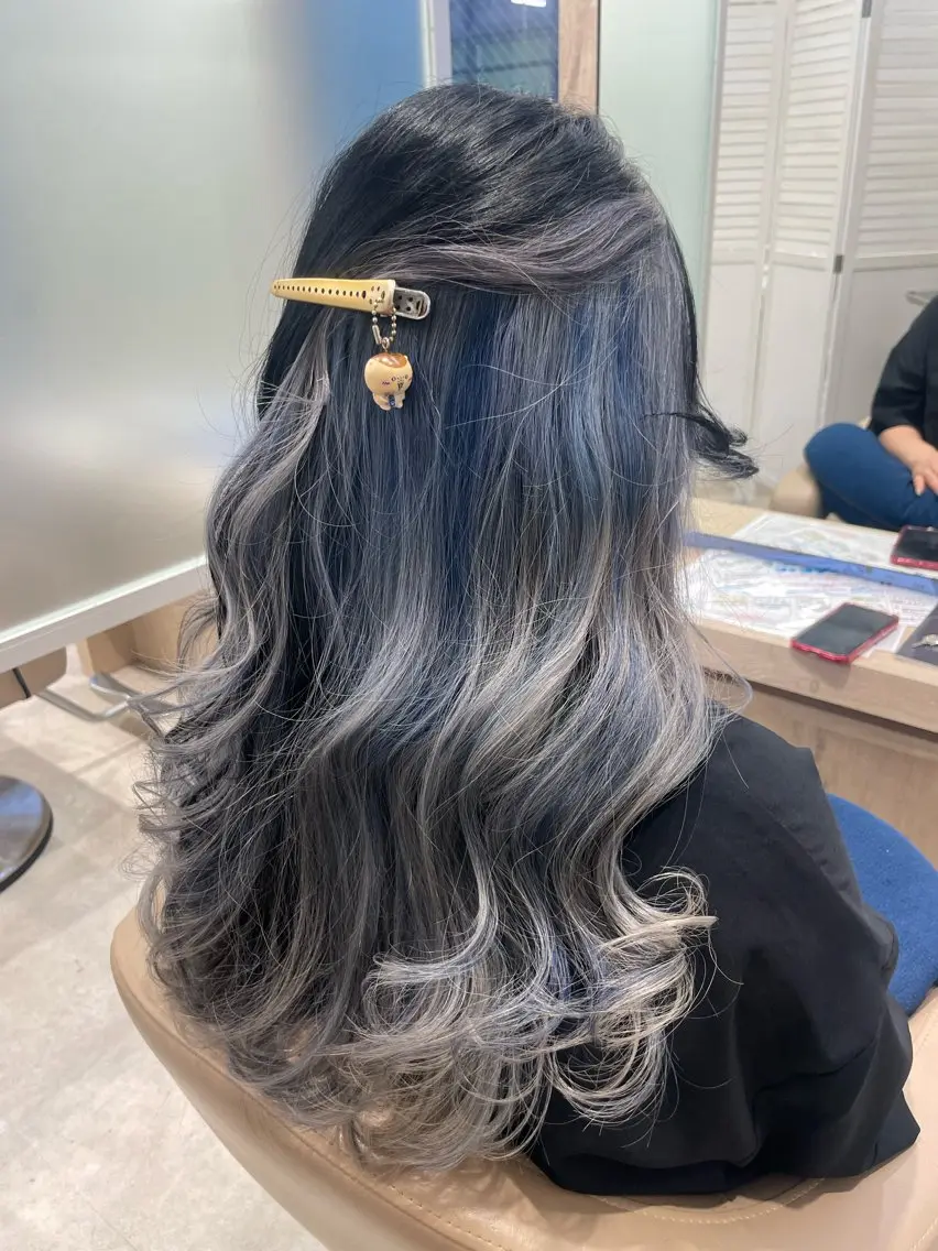 ロング カラー ブルーカラー メッシュ カット ヘアカラー トリートメント EARTH菊名店👾 ひらのすぐるのヘアスタイル