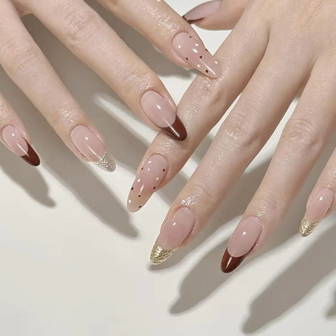 ネイル ネイルチップ バレンタイン ワンホンネイル ハンドネイル 🎀 NaNa_nailのネイルデザイン