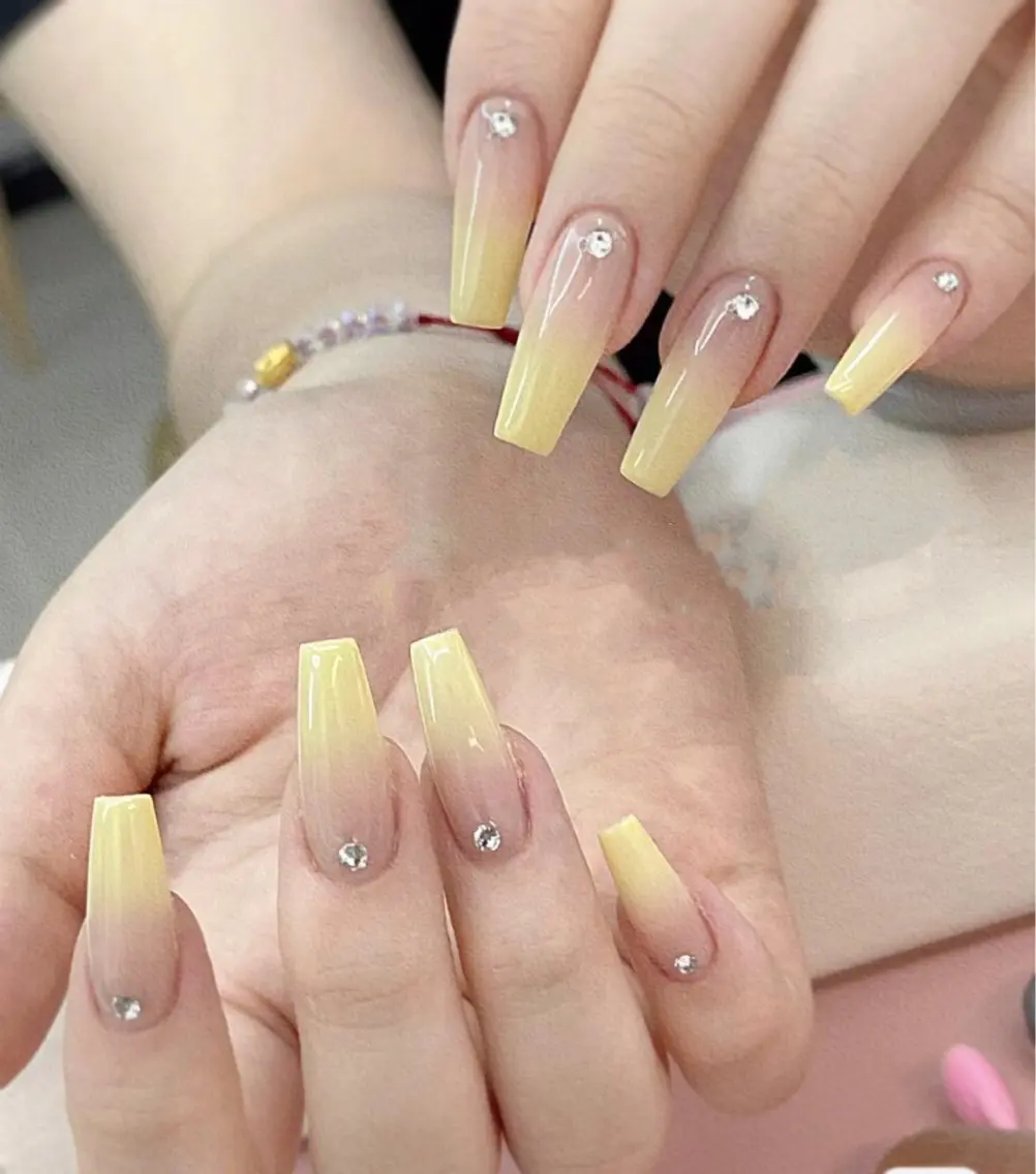 ネイル アートネイル チークネイル 長さ出し フラワーネイル ジェルネイル YK Beauty Salonのマツエク・マツパデザイン