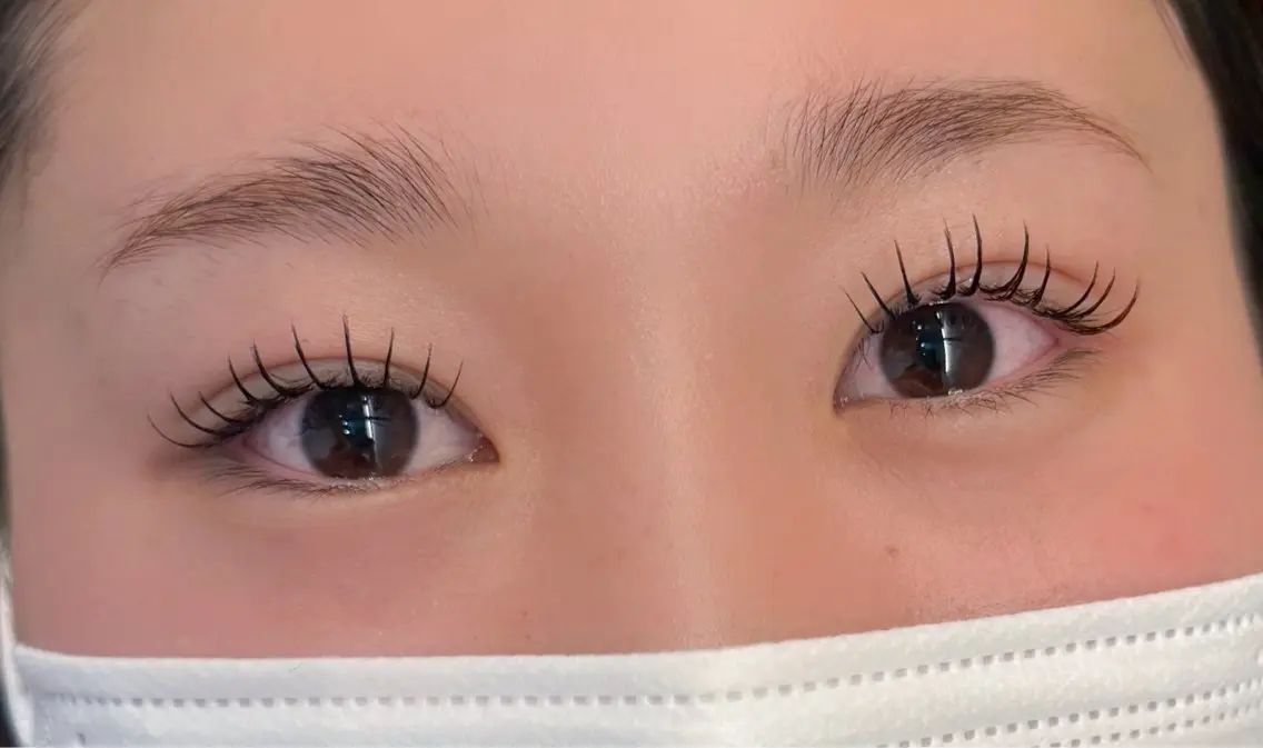 マツエク(100本) ・エクステの太さは 0.15mmのみ のご用意となります。の写真