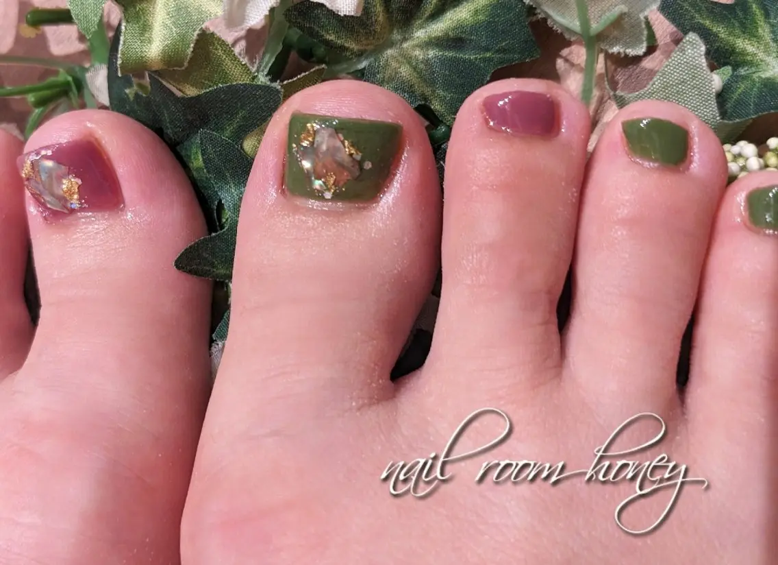 ネイル ボルドー フットネイル nail room  honeyのネイルデザイン