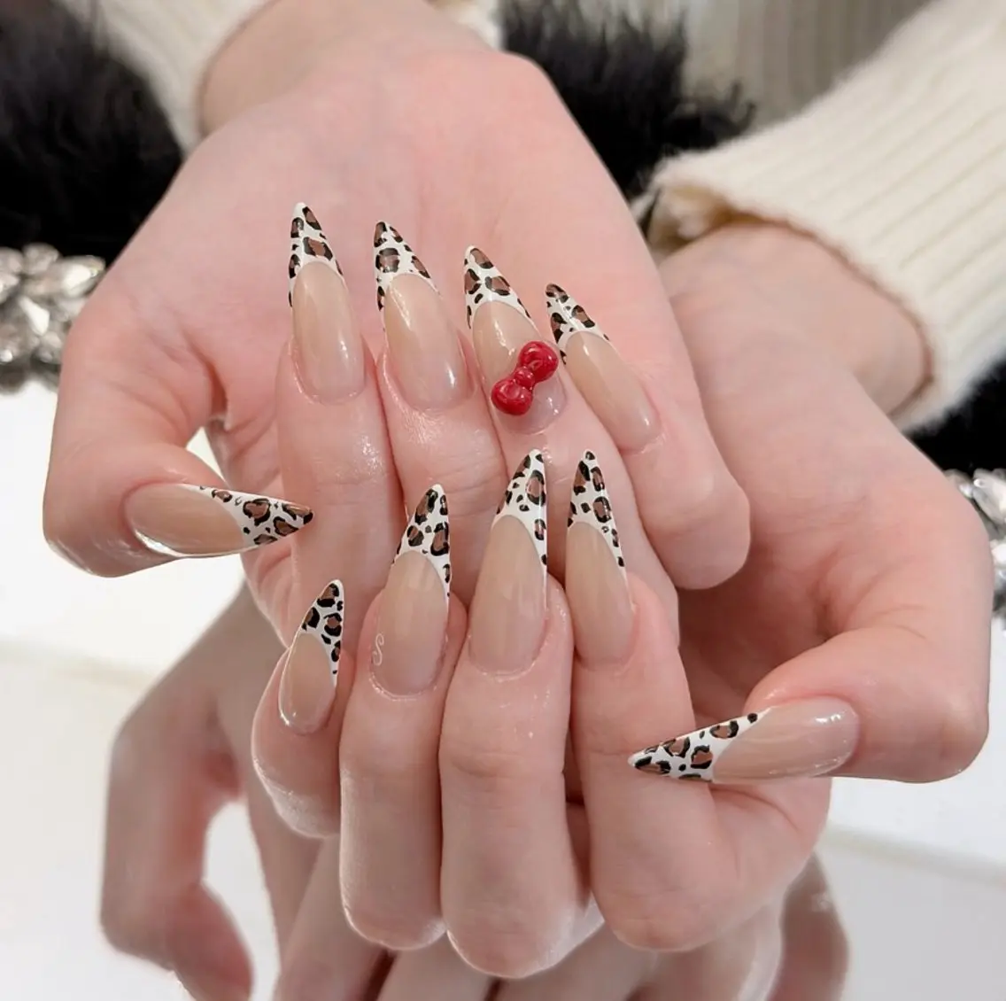 ネイル アートネイル ボルドー フレンチネイル ジェルネイル 氷ネイル・うるうるネイル ハンドネイル Julie NailSalonのネイルデザイン