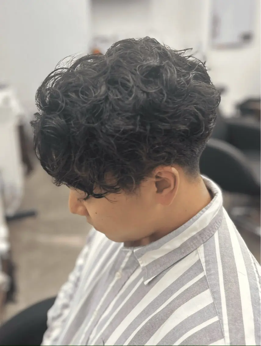ショート くせ毛 カット パーマ 野村 泰平のヘアスタイル