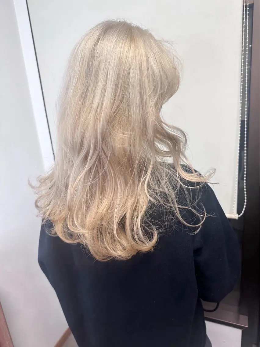 ミディアム カラー カット ヘアカラー ブリーチカラー🫧 森　凪沙のヘアスタイル
