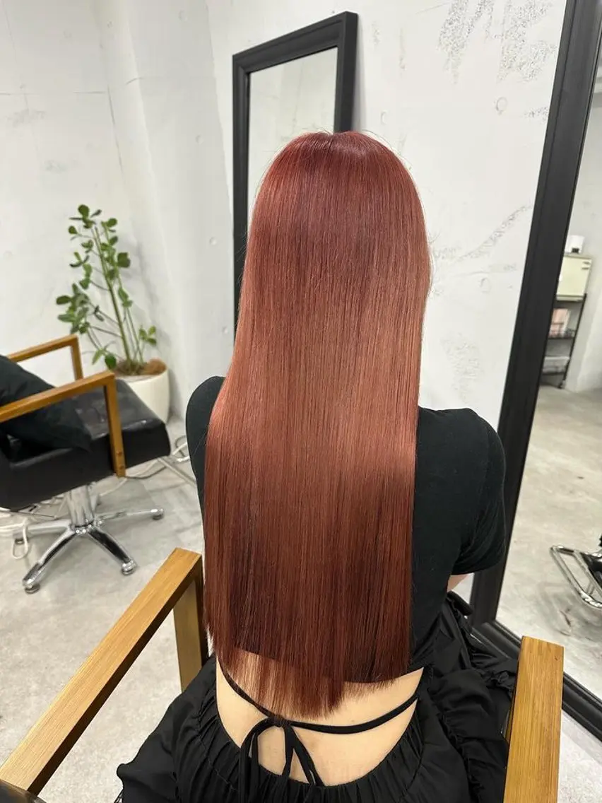 ロング カラー ベージュカラー ブリーチ ハイトーンカラー ピンクカラー ピンクベージュ ヘアカラー マツダ レンのヘアスタイル