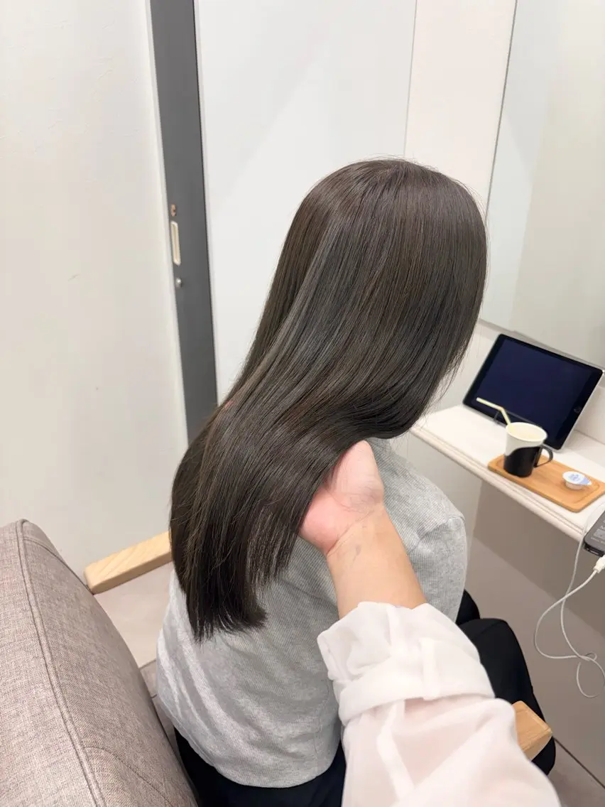 ロング ヘアカラー トリートメント ヘアアレンジ🪽🎀 艶カラー/天王寺のヘアスタイル