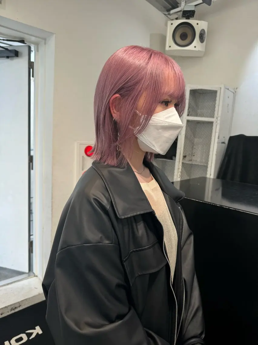 ミディアム カラー ヘアアレンジ ブリーチ ラベンダーカラー ラベンダーピンク ピンクカラー ピンクラベンダー カット ヘアカラー トリートメント 艶ハイトーン/ヘア アレンジAYAKAのヘアスタイル