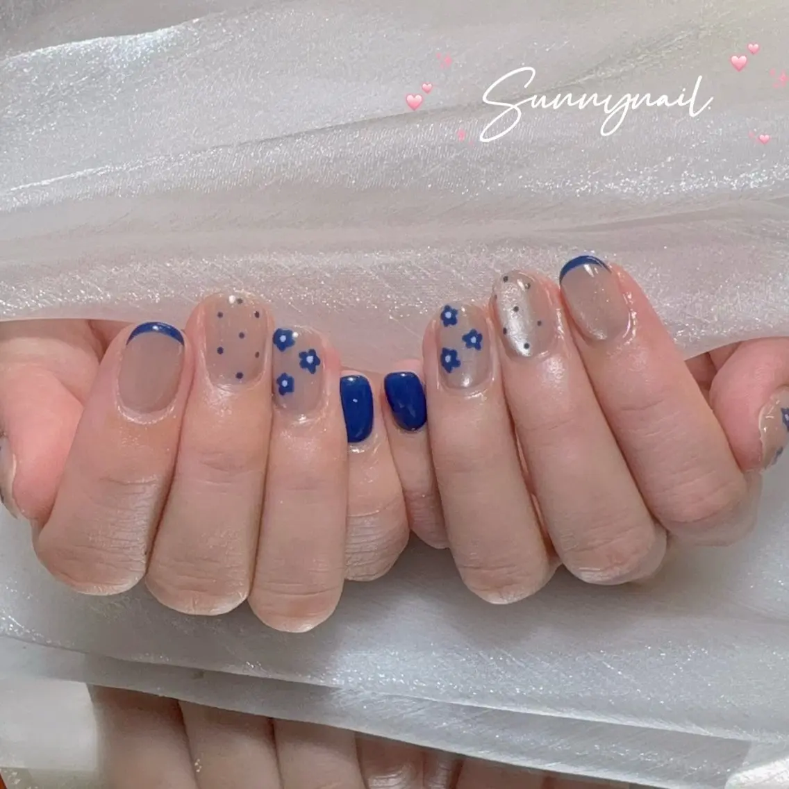 ネイル アートネイル ブルー ドット フレンチネイル ジェルネイル ハンドネイル ハンドケア sunnynail 小桃のネイルデザイン