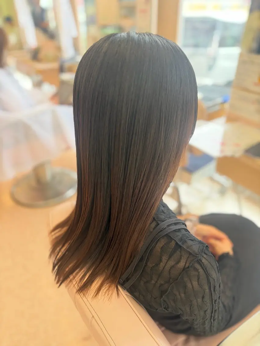 ミディアム 伊熊 梨紗のヘアスタイル