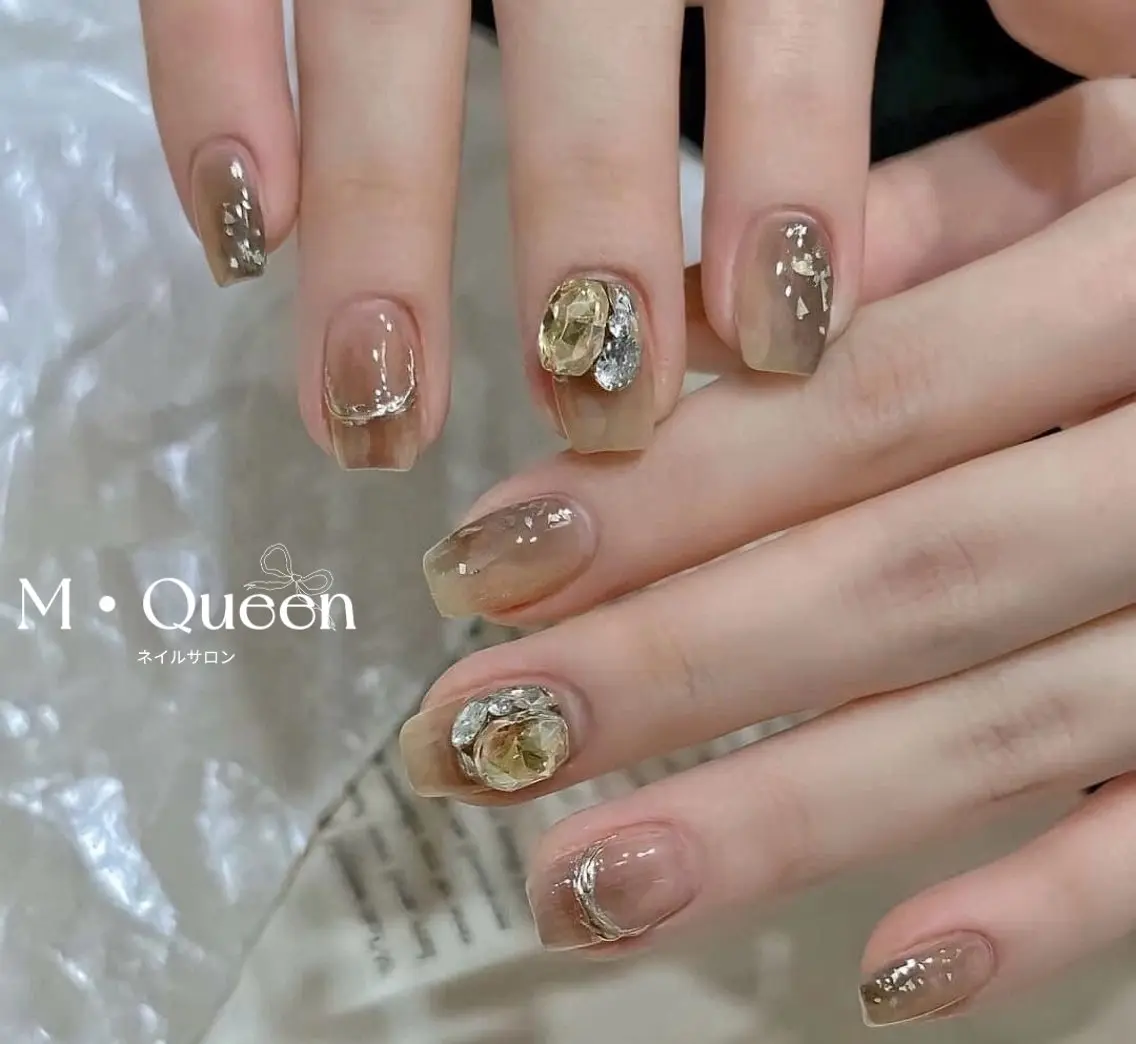 ネイル ハンドネイル MQueen ネイルサロンマルのネイルデザイン