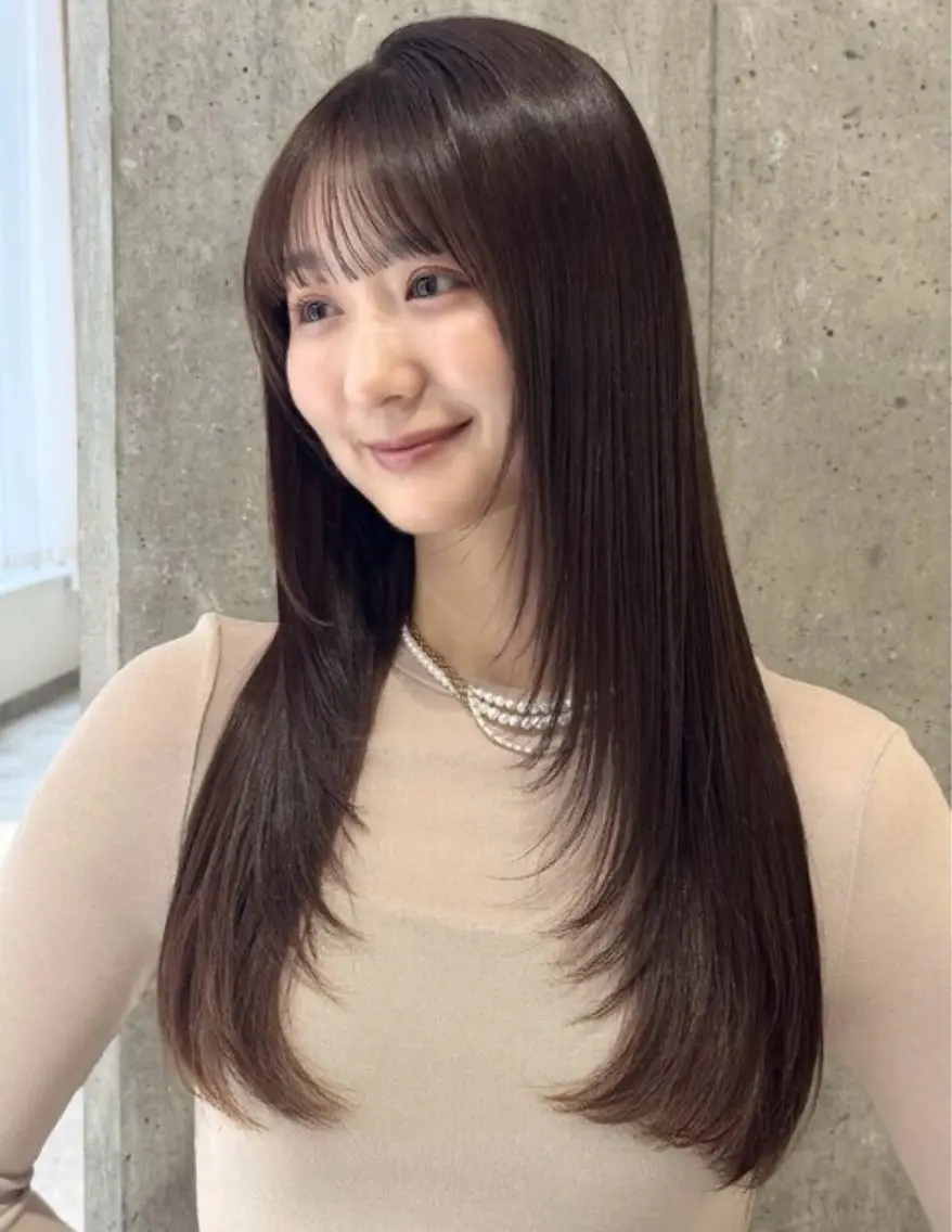 ロング カラー カット ブリーチ透明カラー/ レイヤーカット海希のヘアスタイル
