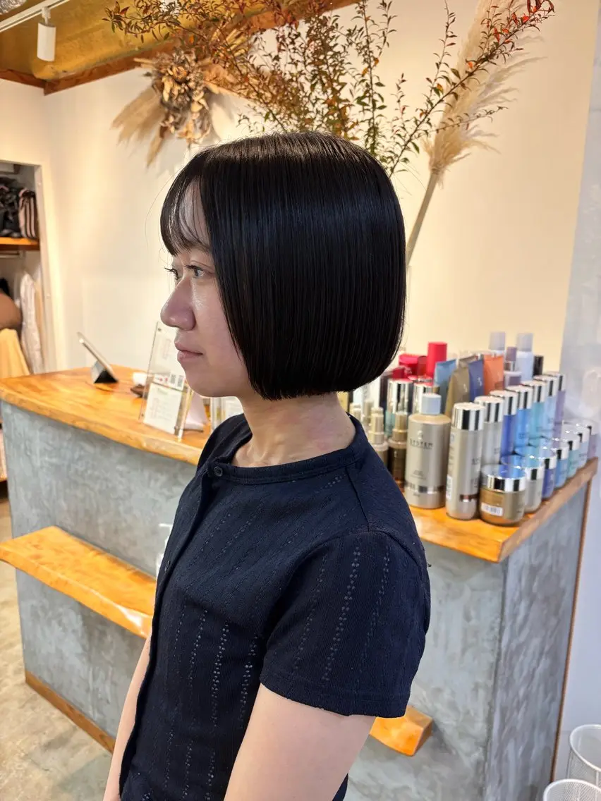 ショート 透明感カラー🫧 高田李胡のヘアスタイル