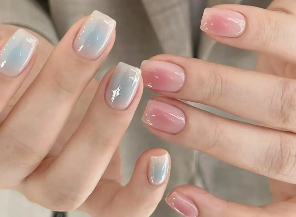 ネイル アートネイル オーロラネイル チークネイル フレンチネイル ガラスフレンチ ハンドネイル 🎀🎀YooLi Nail Salonのネイルデザイン