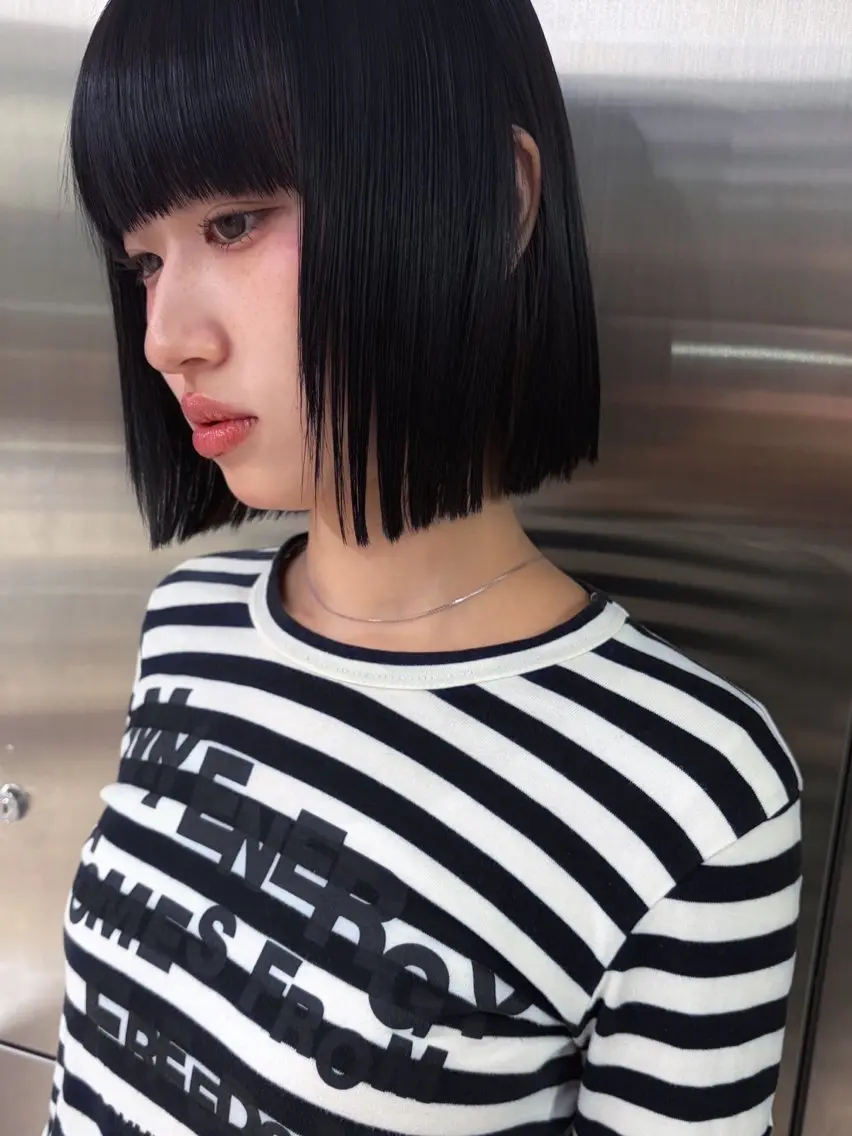 ミディアム ボブ/透明感カラー Fukaのヘアスタイル